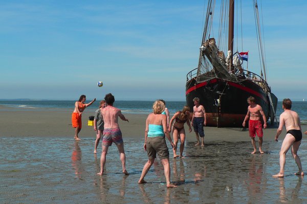 thumb_amore vici droogvallen voetballen 1.jpg